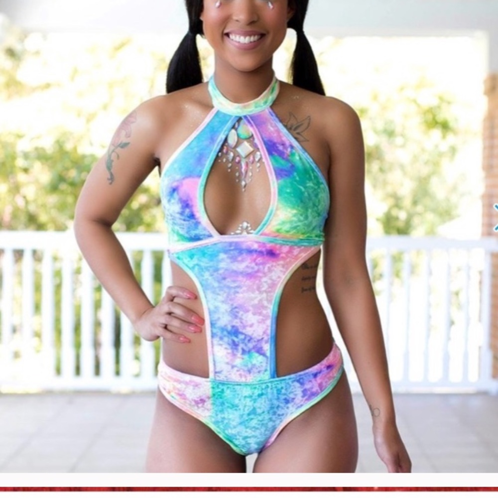 Iheartraves velvet rainbow tie dye bodysuit rave
